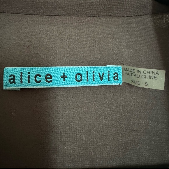 ✨HostPick✨⬇️💲ALICE + OLIVIA Slate pleated/ tie colar blouse - Picture 7 of 11